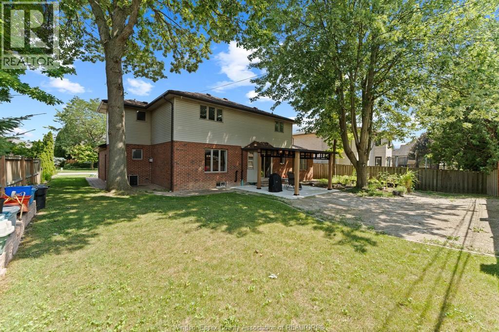 Photo 10 of 5753 Bishop, Lasalle ON