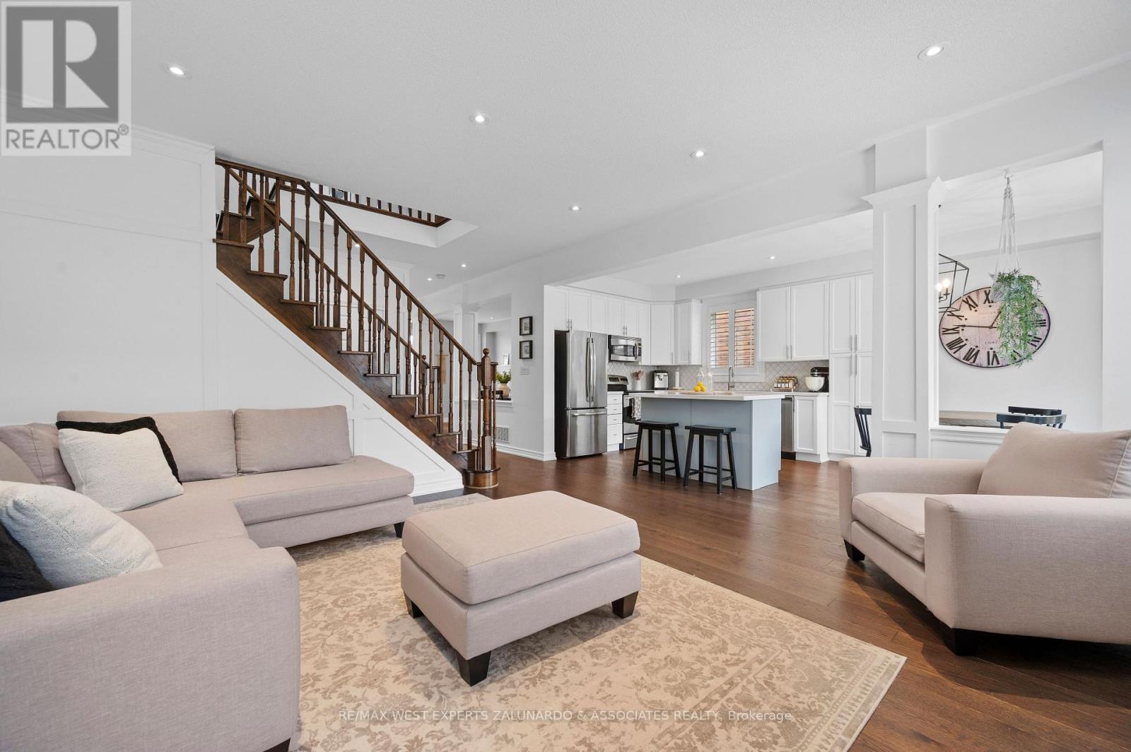 Photo 39 of 18 Faris Street, Bradford West Gwillimbury ON
