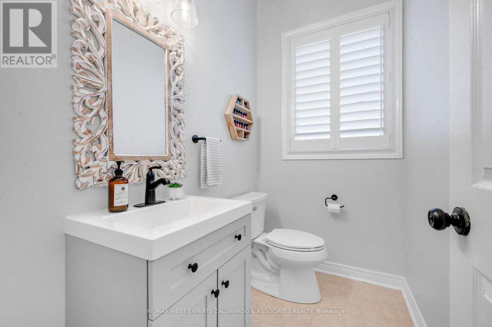 Photo 27 of 18 Faris Street, Bradford West Gwillimbury ON