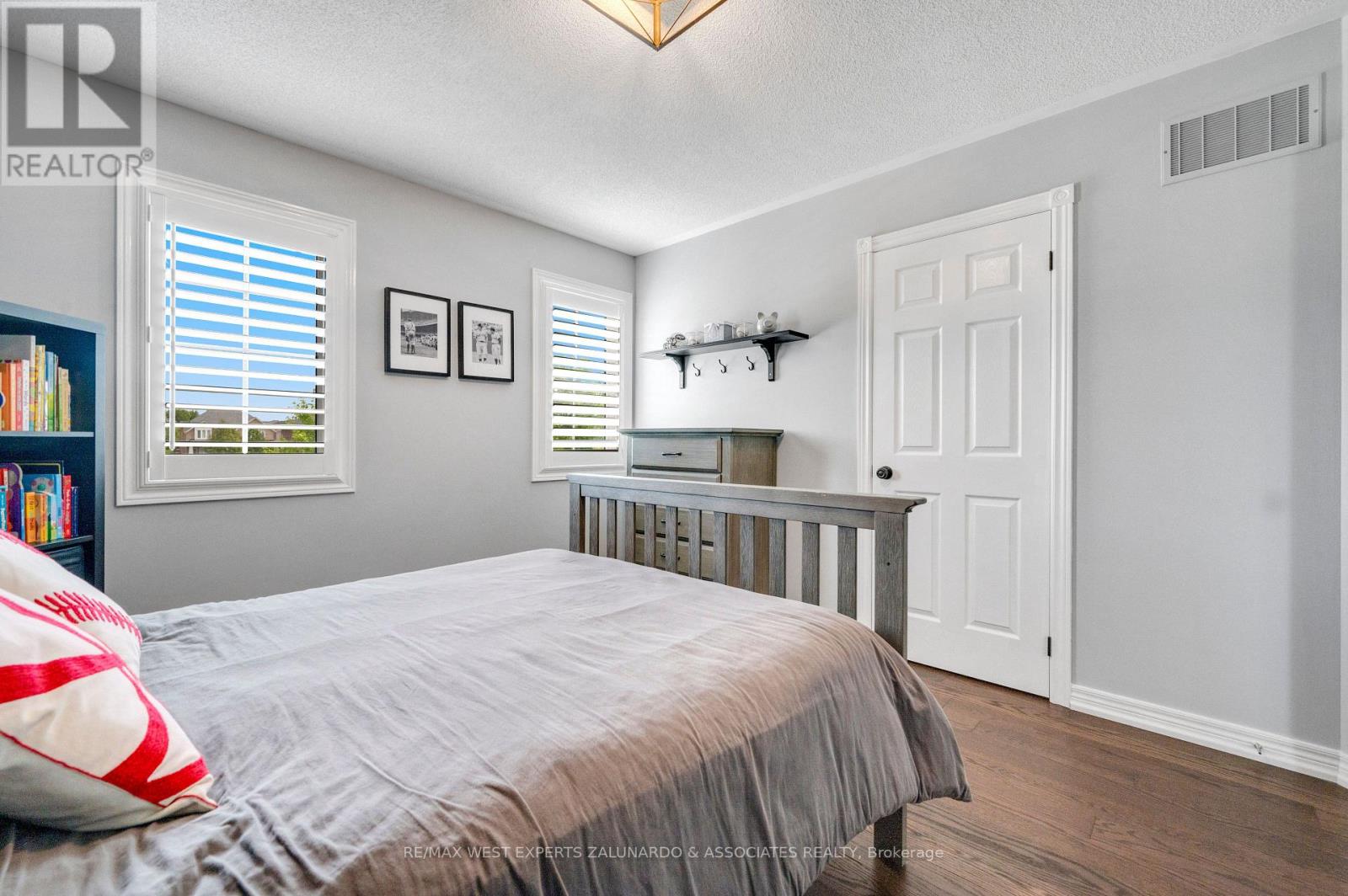 Photo 49 of 18 Faris Street, Bradford West Gwillimbury ON