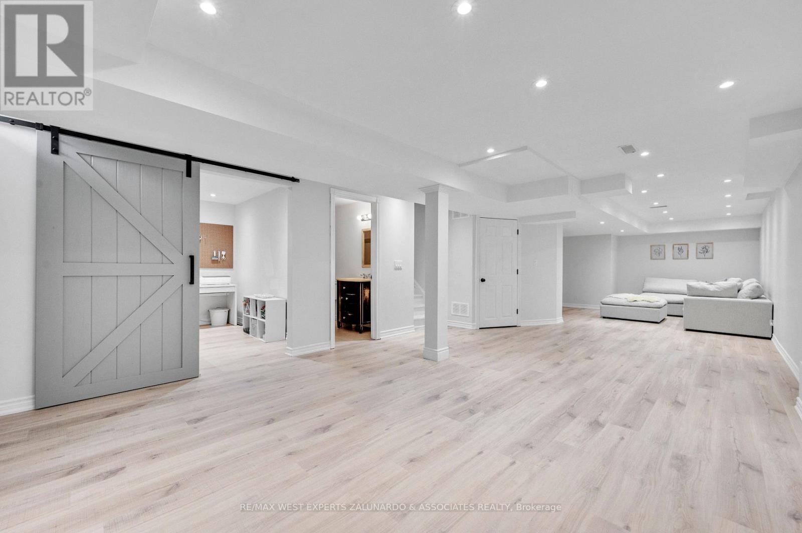 Photo 21 of 18 Faris Street, Bradford West Gwillimbury ON