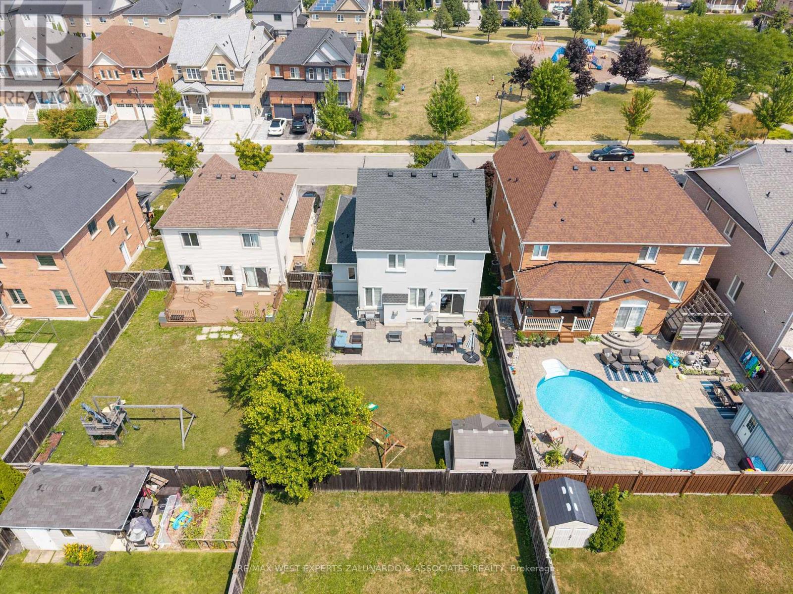 Photo 19 of 18 Faris Street, Bradford West Gwillimbury ON