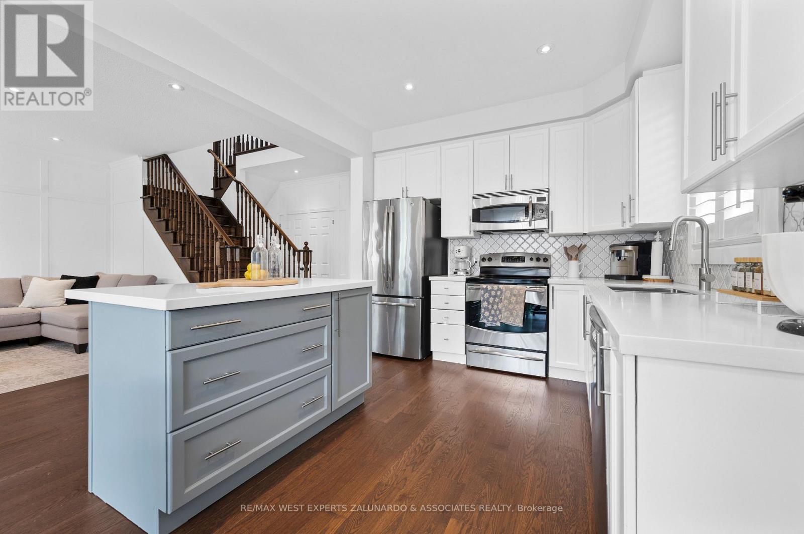Photo 23 of 18 Faris Street, Bradford West Gwillimbury ON