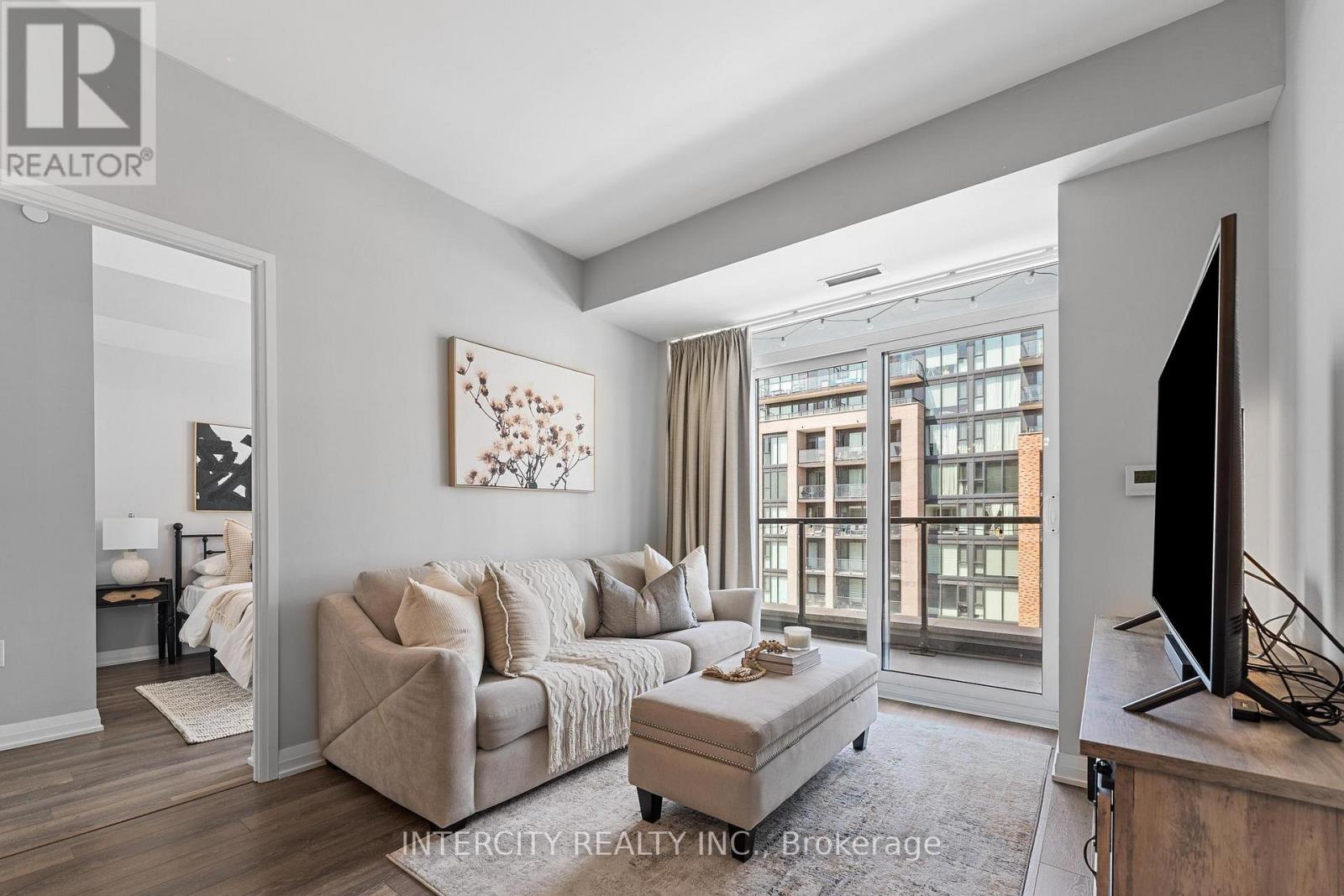 Photo 23 of 627 99 Eagle Rock Way, Vaughan ON