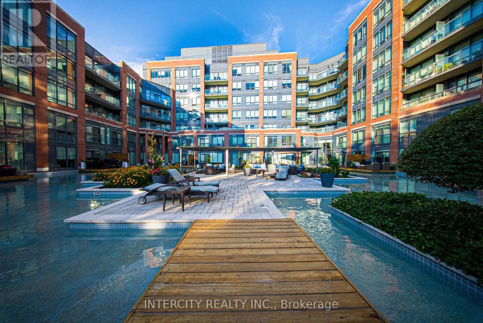 Photo 35 of Ph 15 7608 Yonge Street, Vaughan ON