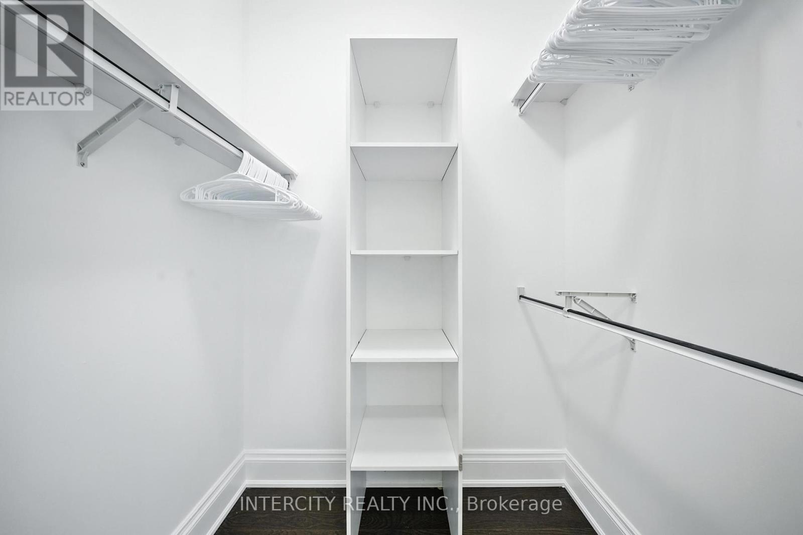 Photo 6 of Ph 15 7608 Yonge Street, Vaughan ON