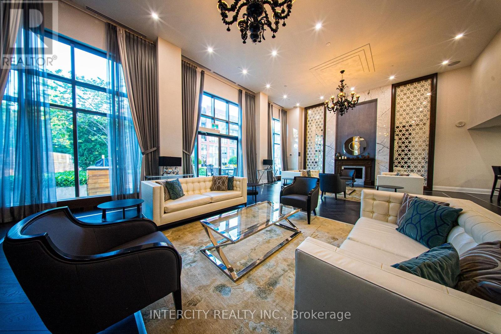 Photo 10 of Ph 15 7608 Yonge Street, Vaughan ON