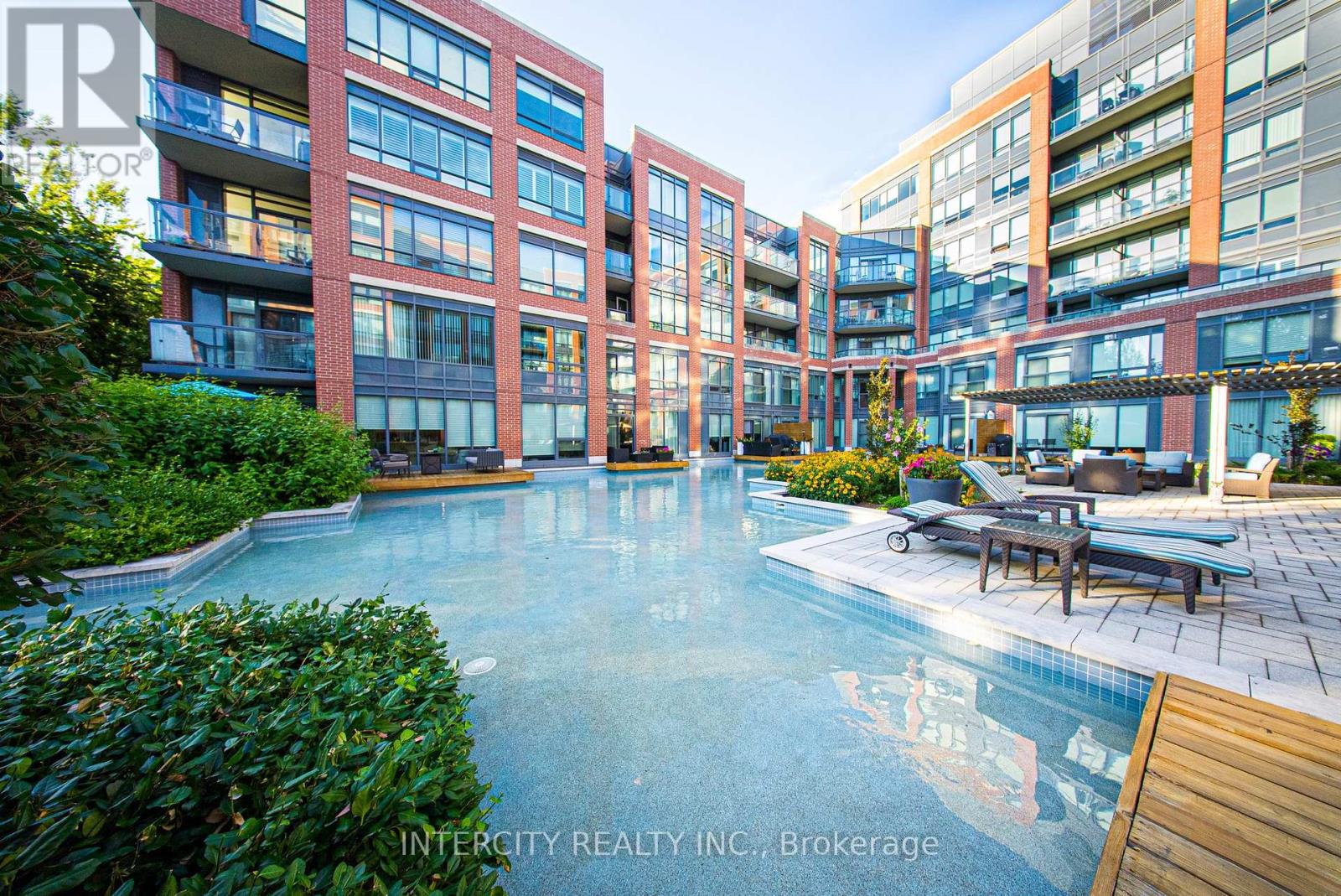 Photo 31 of Ph 15 7608 Yonge Street, Vaughan ON