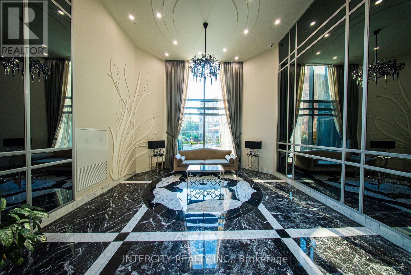 Photo 36 of Ph 15 7608 Yonge Street, Vaughan ON