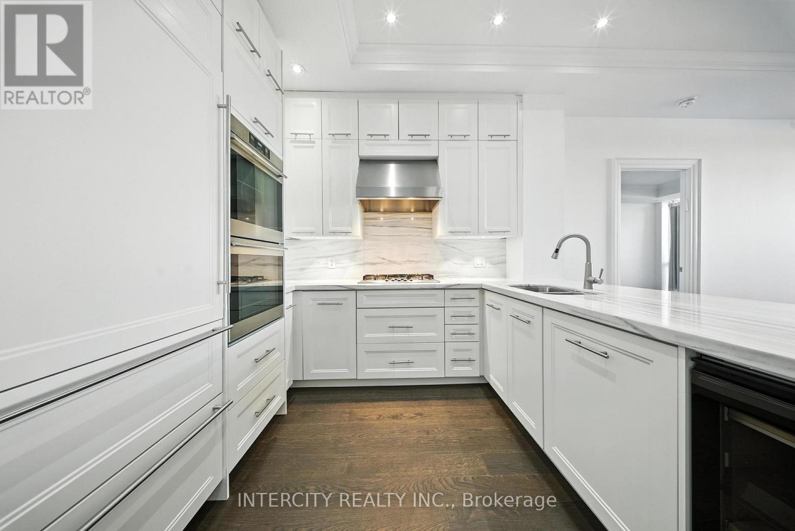Photo 37 of Ph 15 7608 Yonge Street, Vaughan ON