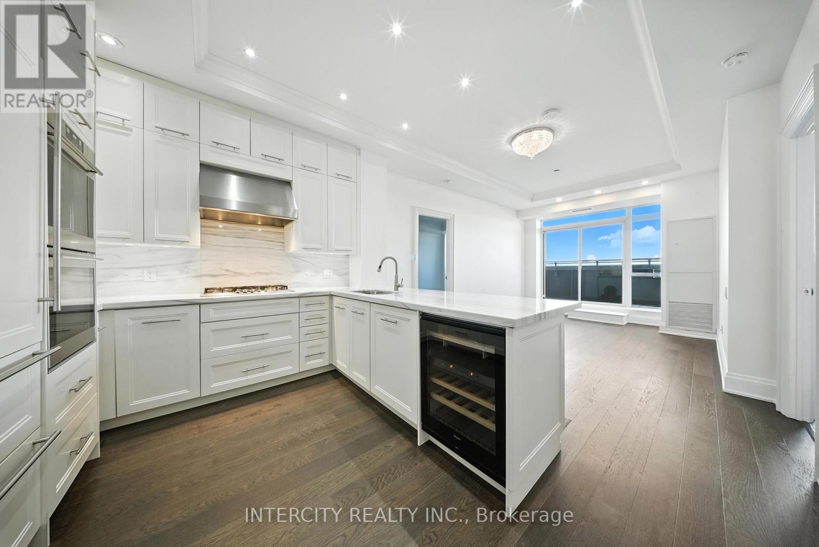 Photo 25 of Ph 15 7608 Yonge Street, Vaughan ON