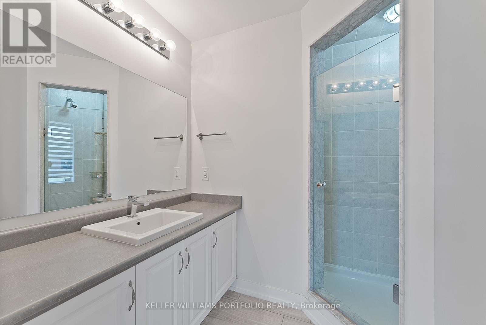 Photo 46 of 32 Troon Avenue, Vaughan ON