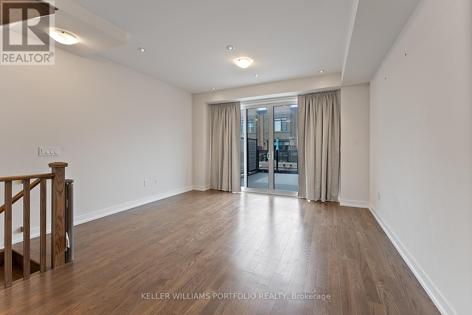 Photo 2 of 32 Troon Avenue, Vaughan ON
