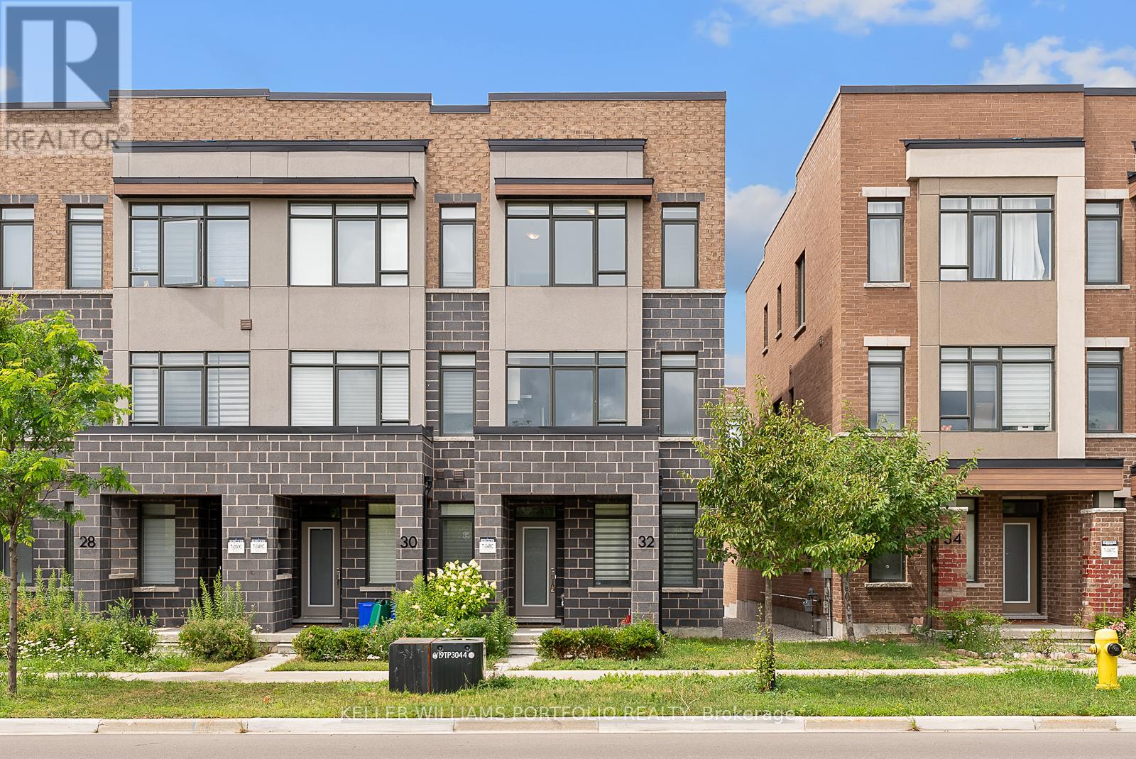 Photo 34 of 32 Troon Avenue, Vaughan ON