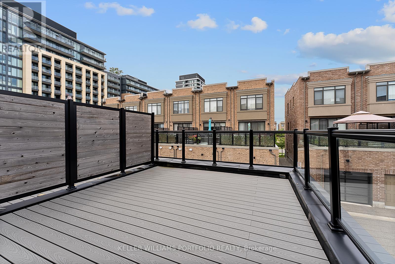 Photo 35 of 32 Troon Avenue, Vaughan ON