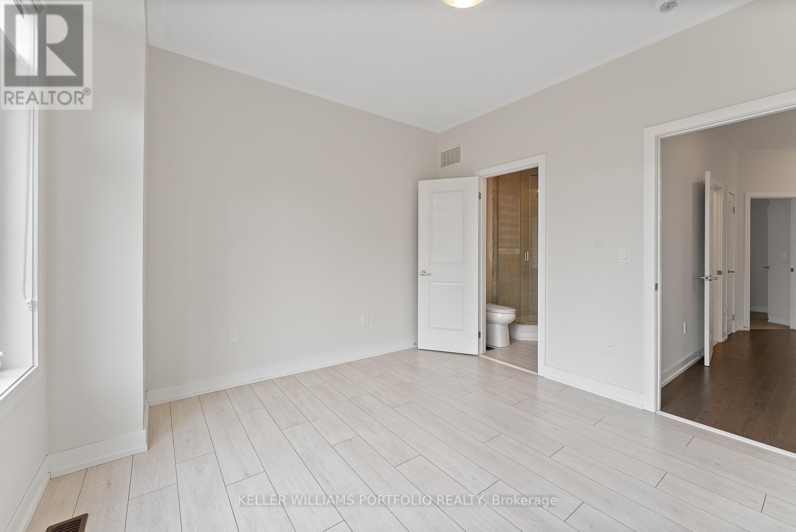 Photo 30 of 32 Troon Avenue, Vaughan ON