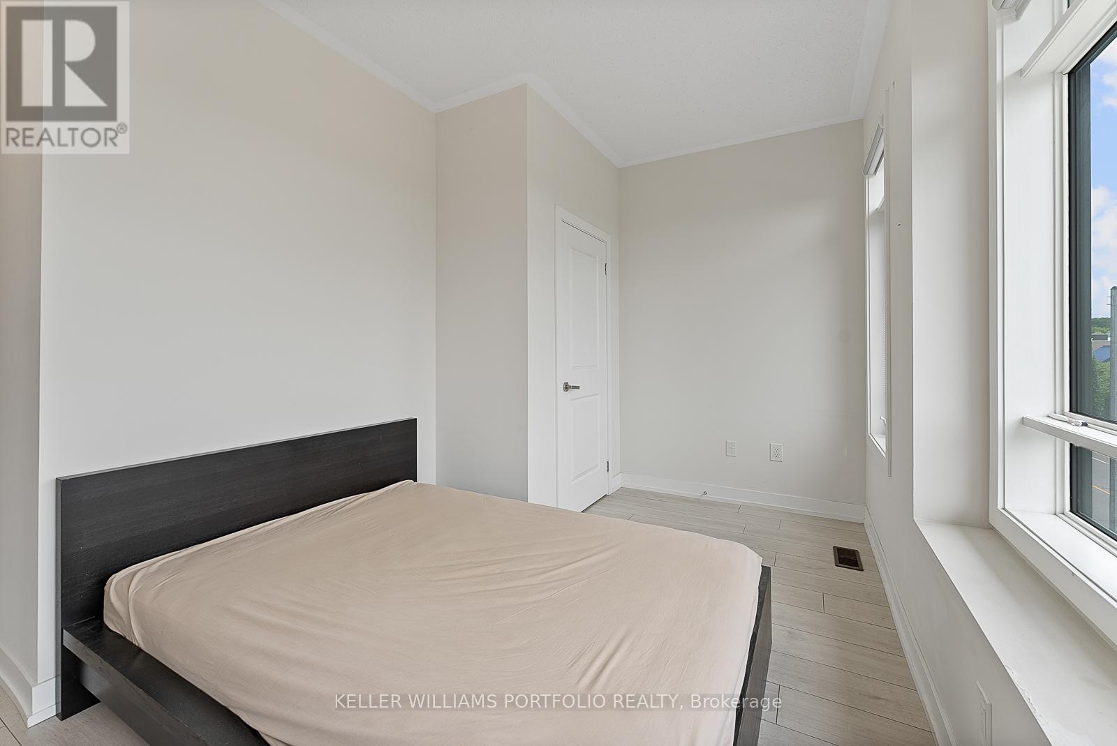 Photo 31 of 32 Troon Avenue, Vaughan ON