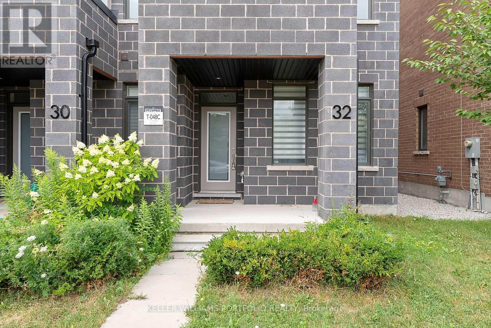 Photo 27 of 32 Troon Avenue, Vaughan ON