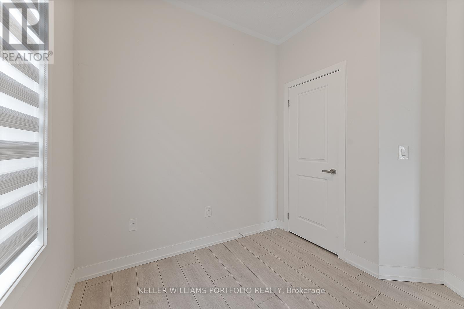 Photo 36 of 32 Troon Avenue, Vaughan ON