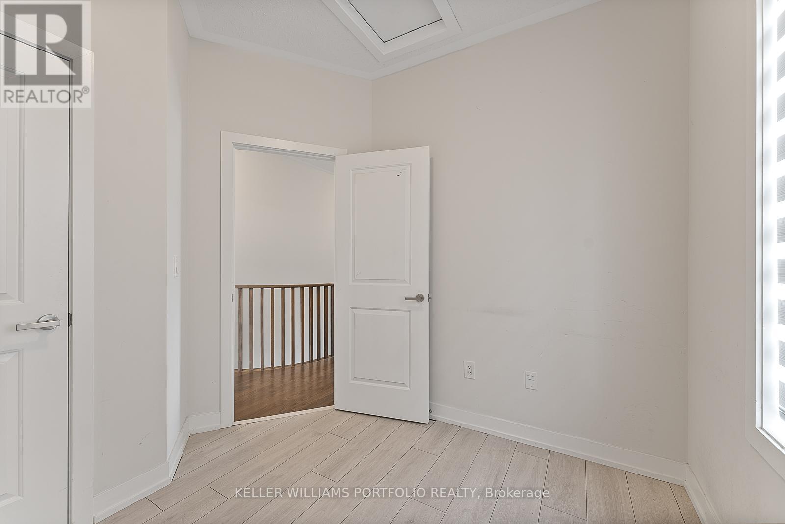 Photo 22 of 32 Troon Avenue, Vaughan ON
