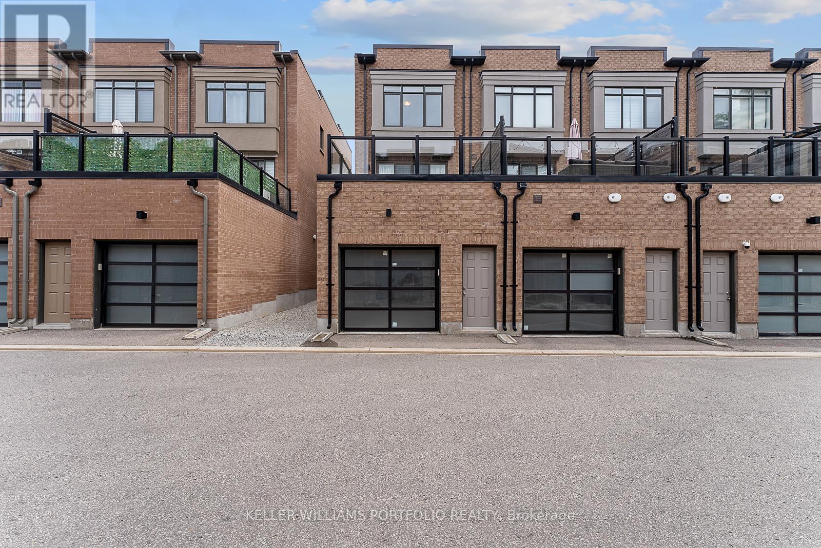 Photo 49 of 32 Troon Avenue, Vaughan ON