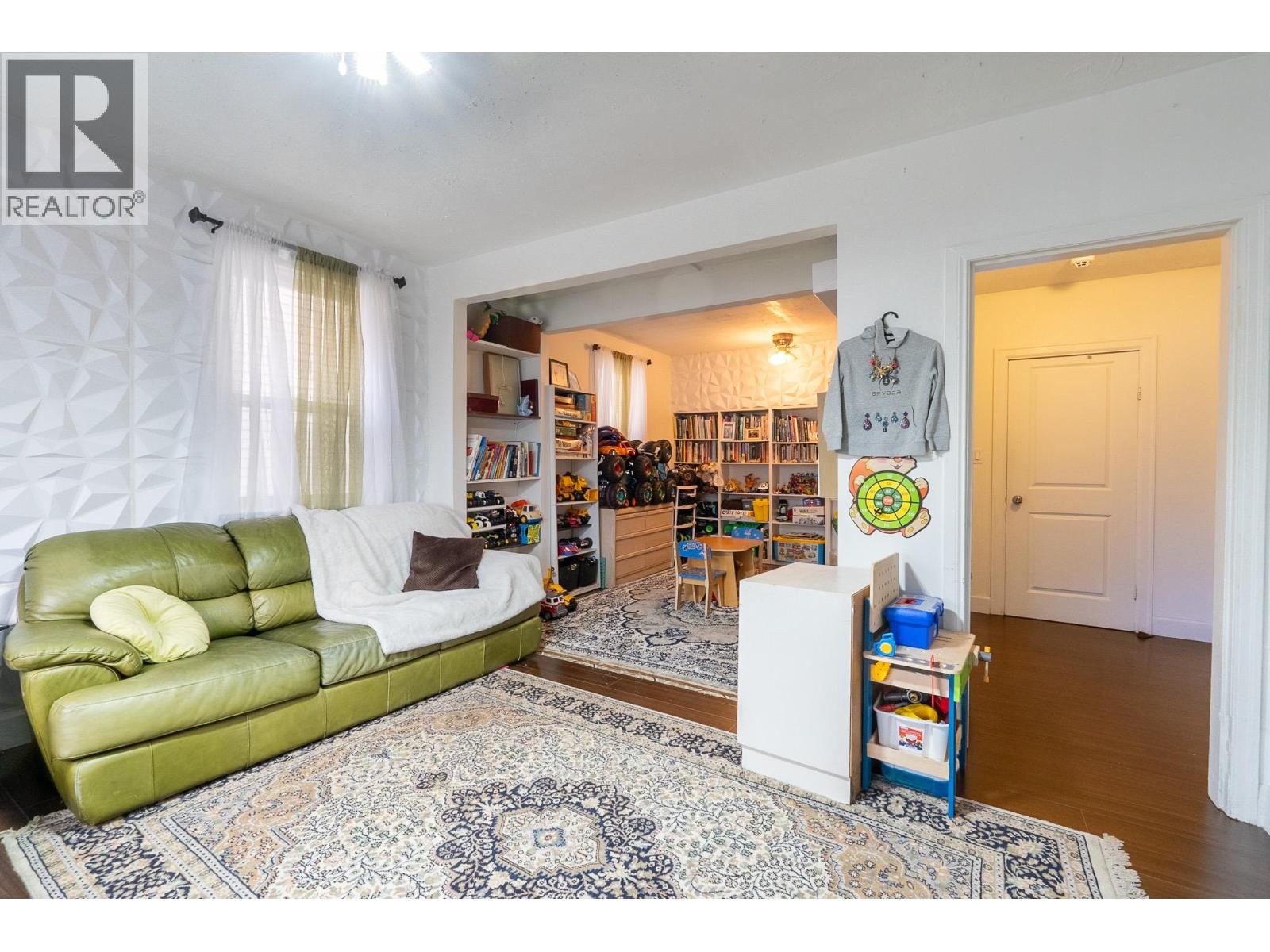 Photo 34 of 347 Pembina Street, New Westminster BC