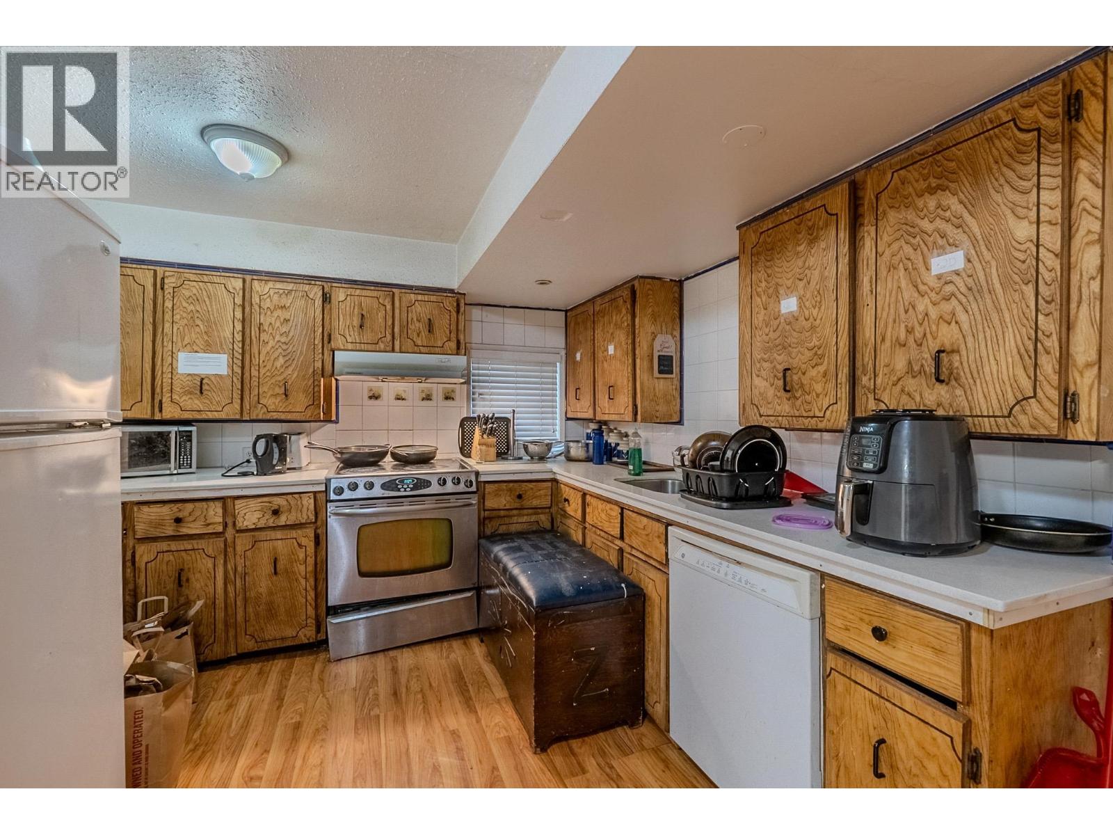 Photo 10 of 347 Pembina Street, New Westminster BC