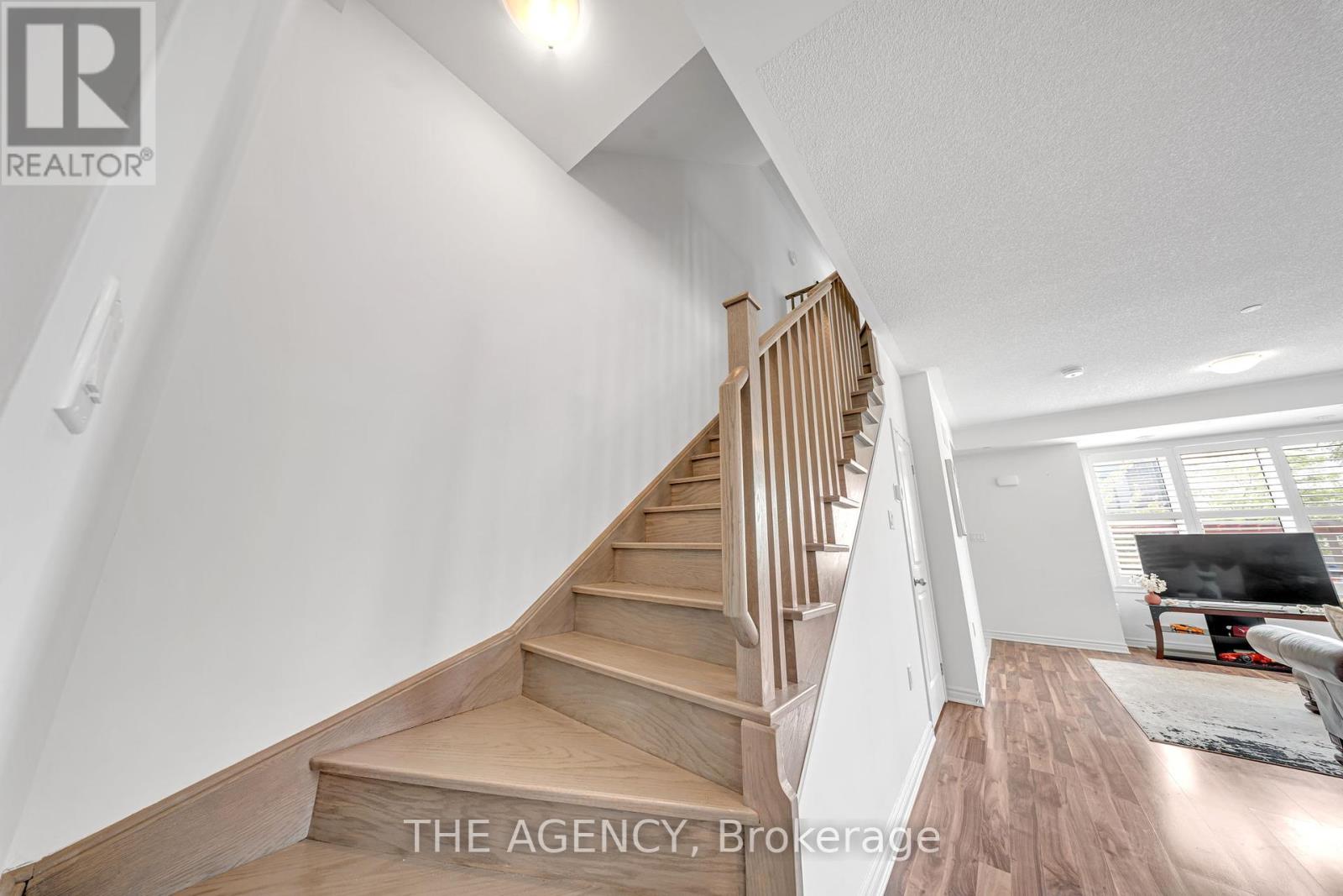 Photo 12 of 10 2212 Bromsgrove Road, Mississauga ON