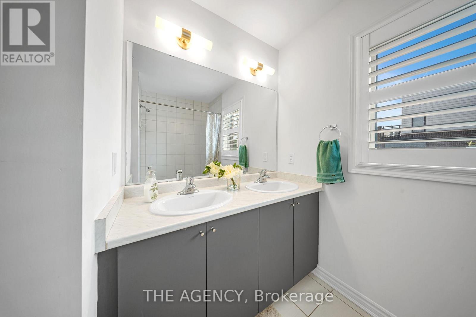 Photo 19 of 10 2212 Bromsgrove Road, Mississauga ON