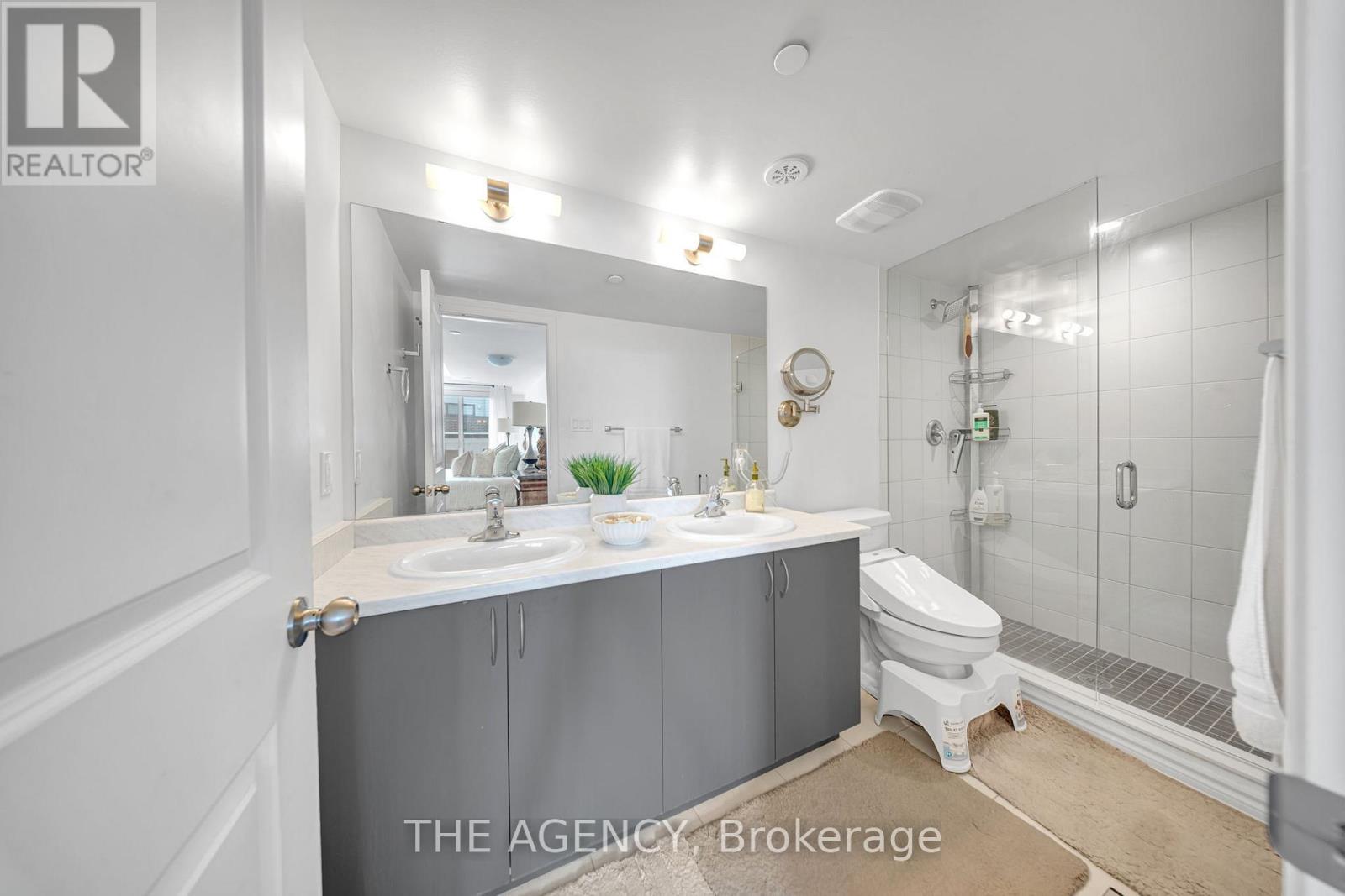 Photo 26 of 10 2212 Bromsgrove Road, Mississauga ON