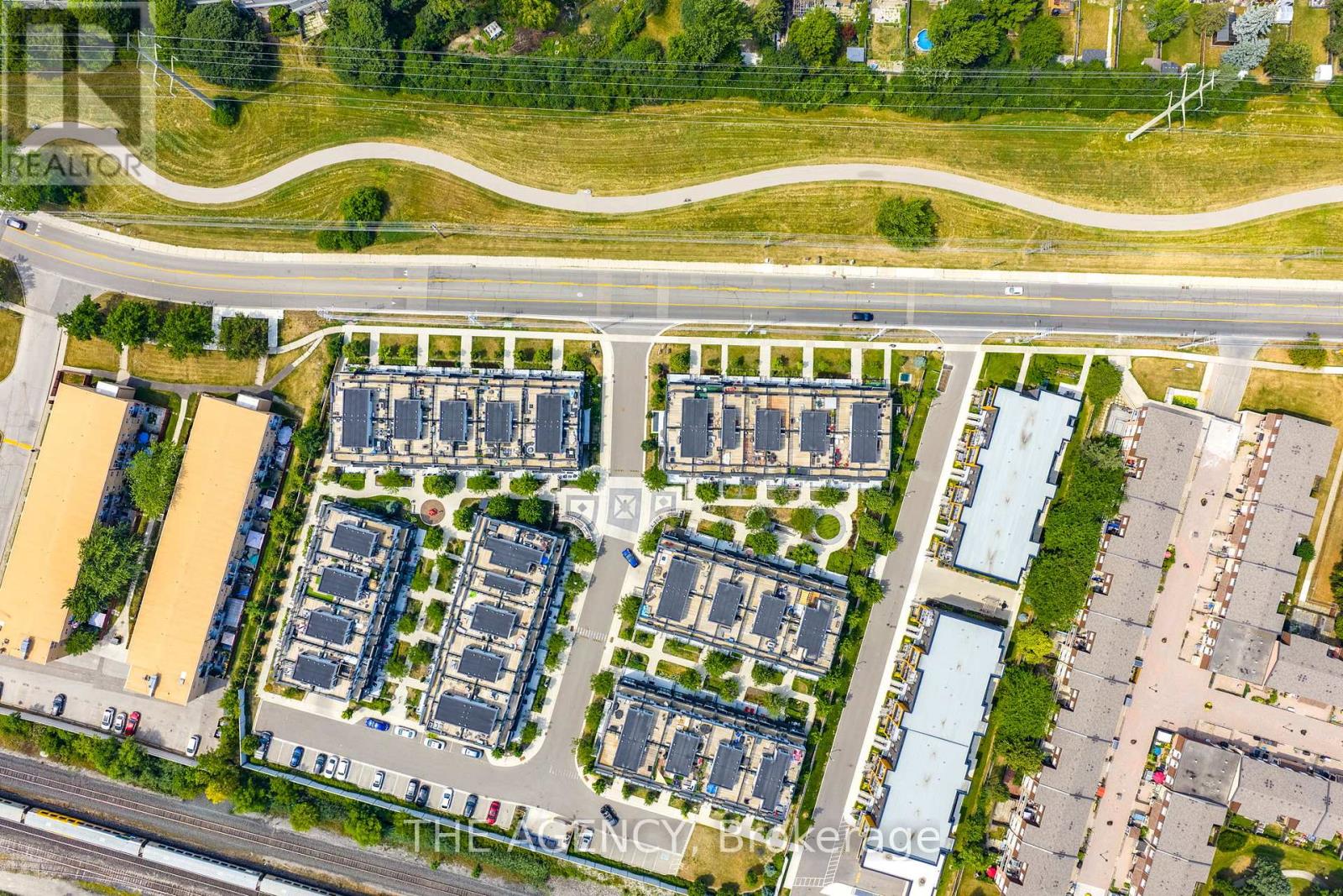 Photo 39 of 10 2212 Bromsgrove Road, Mississauga ON
