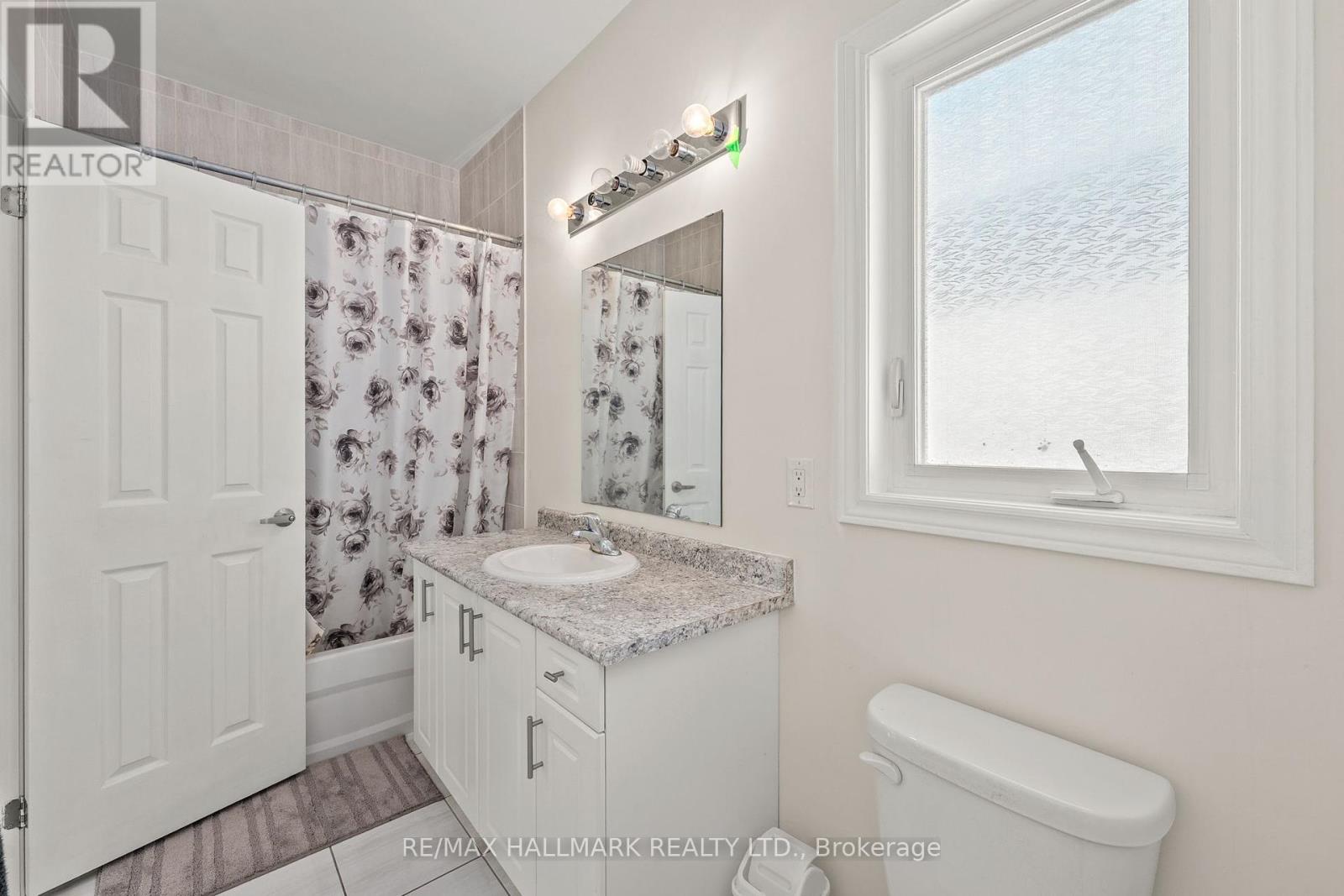 Photo 33 of 262 Elbern Markell Drive, Brampton ON