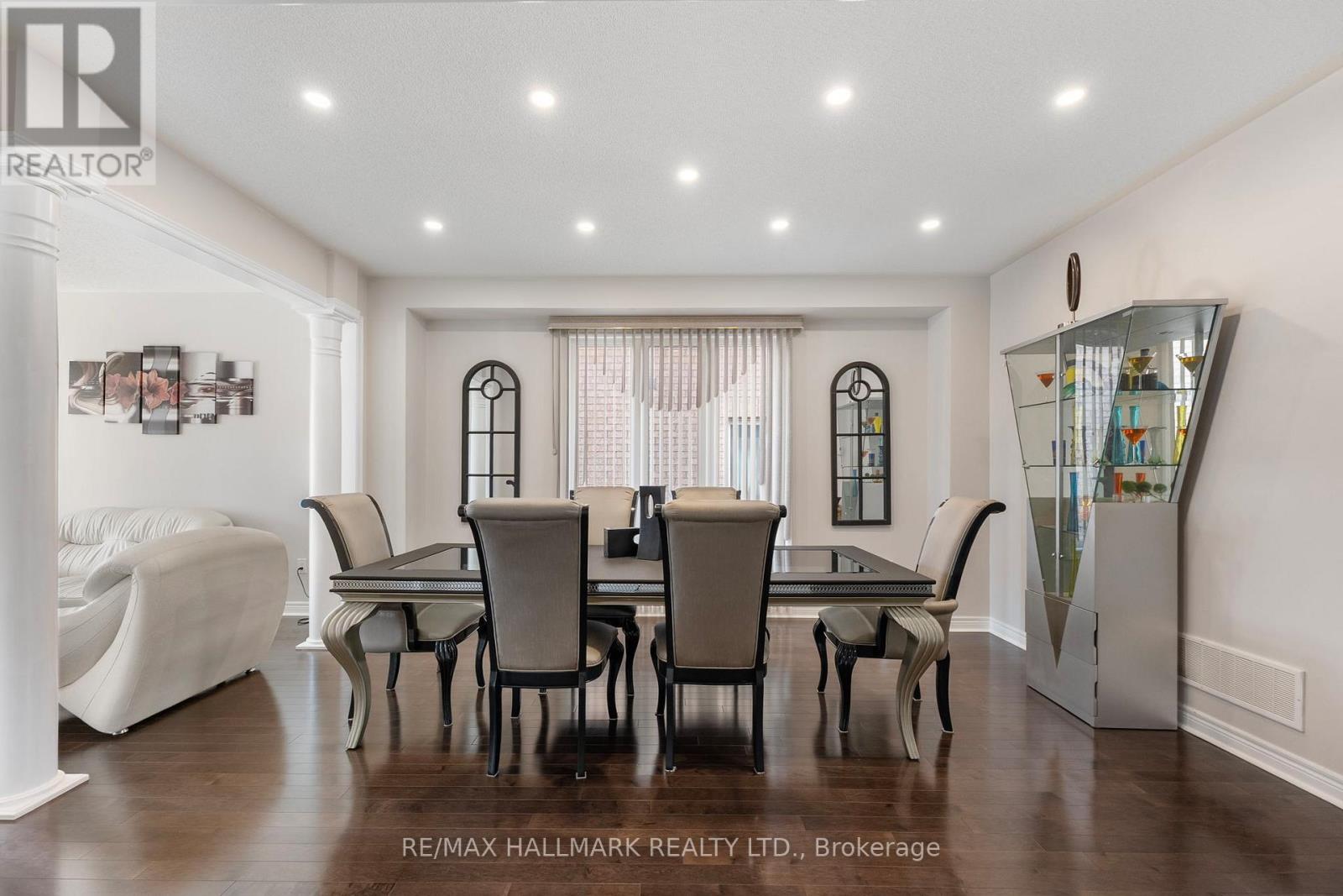 Photo 6 of 262 Elbern Markell Drive, Brampton ON