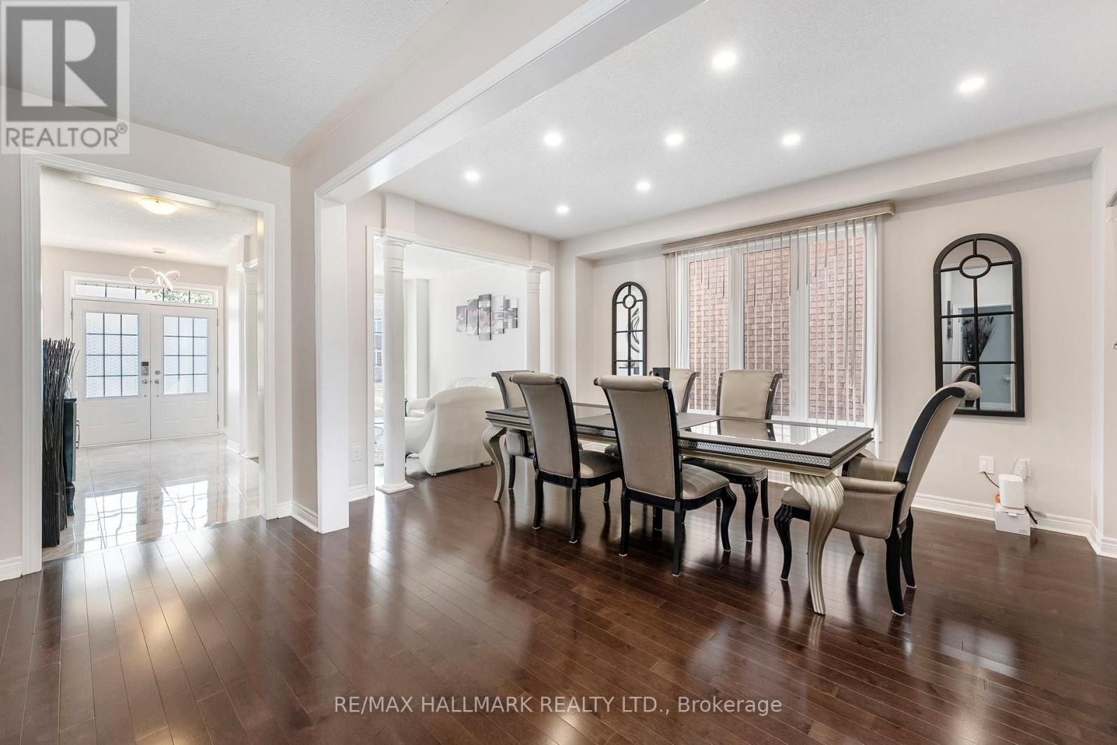 Photo 8 of 262 Elbern Markell Drive, Brampton ON