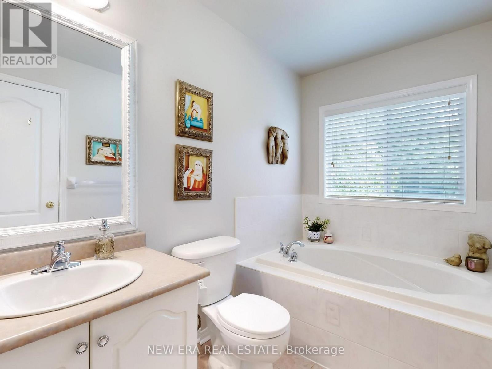 Photo 5 of 16 7360 Zinnia Place, Mississauga ON