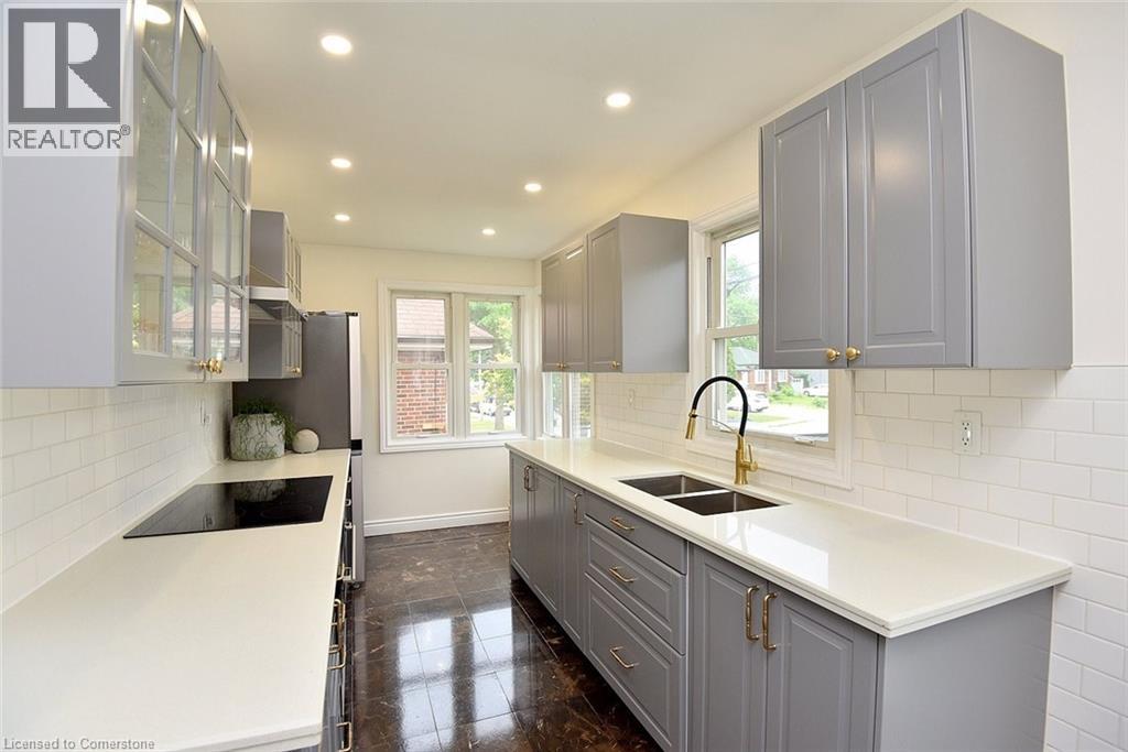 Photo 29 of 45 Dunkirk Drive, Hamilton ON