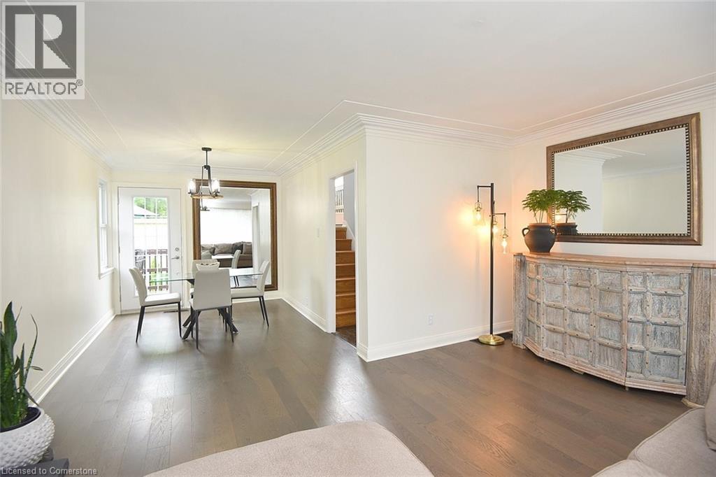 Photo 34 of 45 Dunkirk Drive, Hamilton ON