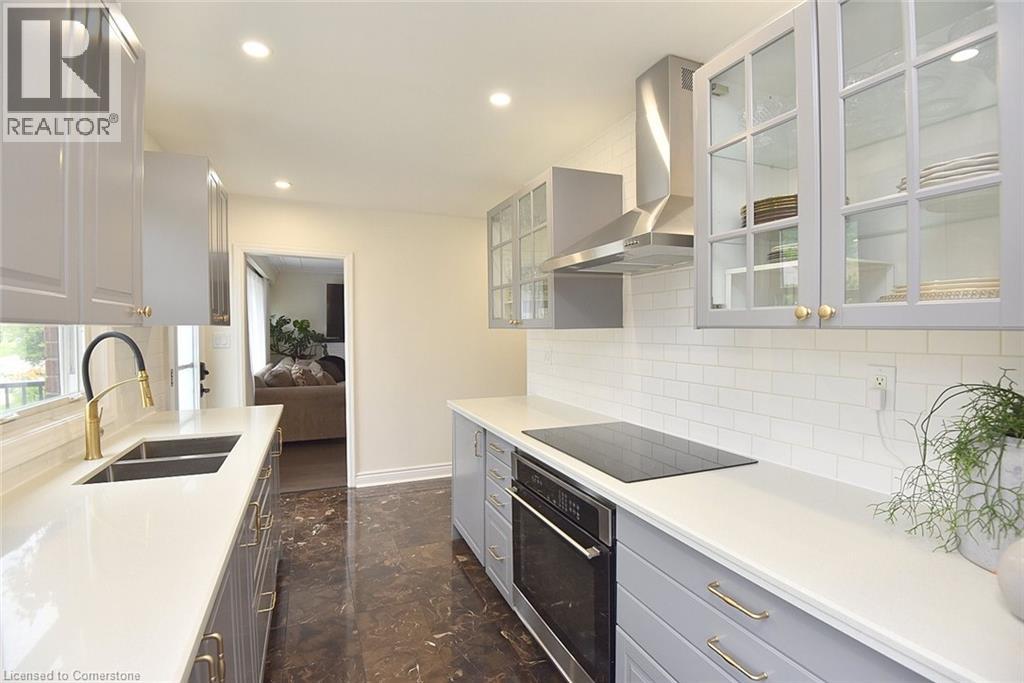 Photo 21 of 45 Dunkirk Drive, Hamilton ON