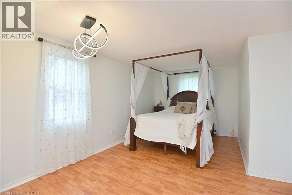 Photo 2 of 45 Dunkirk Drive, Hamilton ON