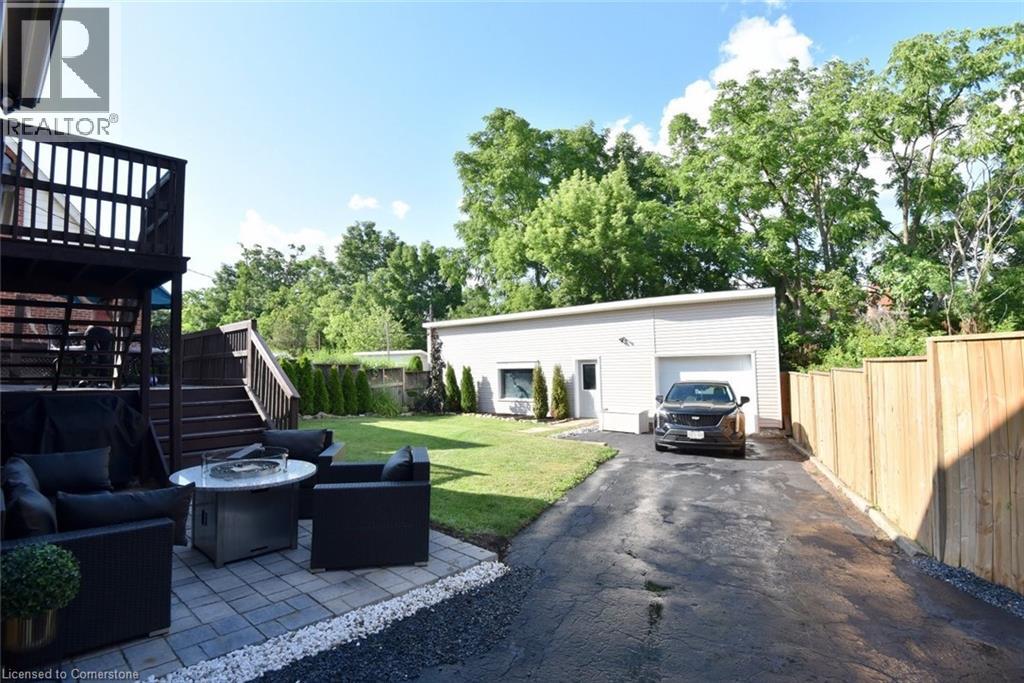 Photo 38 of 45 Dunkirk Drive, Hamilton ON