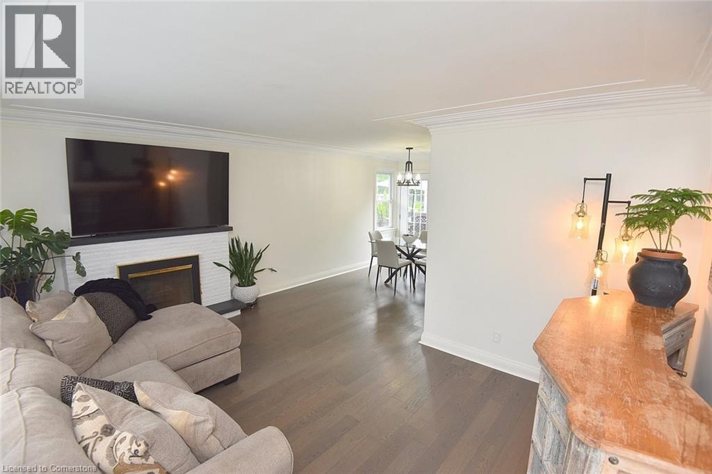 Photo 18 of 45 Dunkirk Drive, Hamilton ON