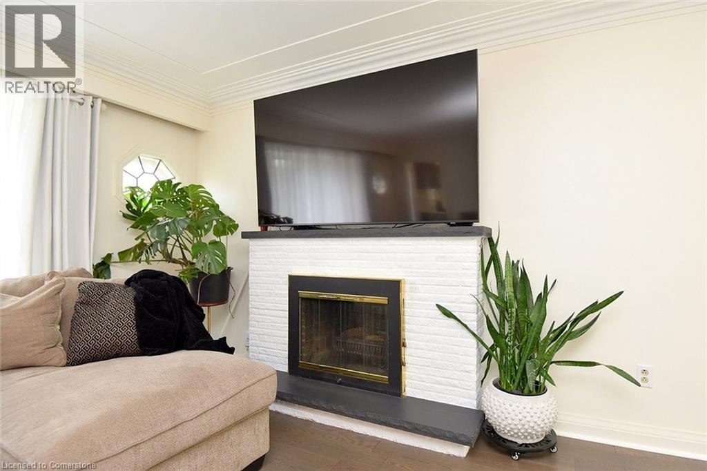 Photo 7 of 45 Dunkirk Drive, Hamilton ON