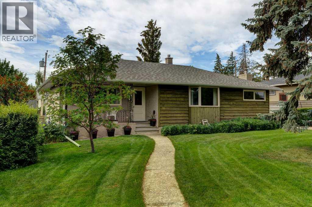 Photo 21 of 39 Gladys Ridge Road Sw, Calgary AB