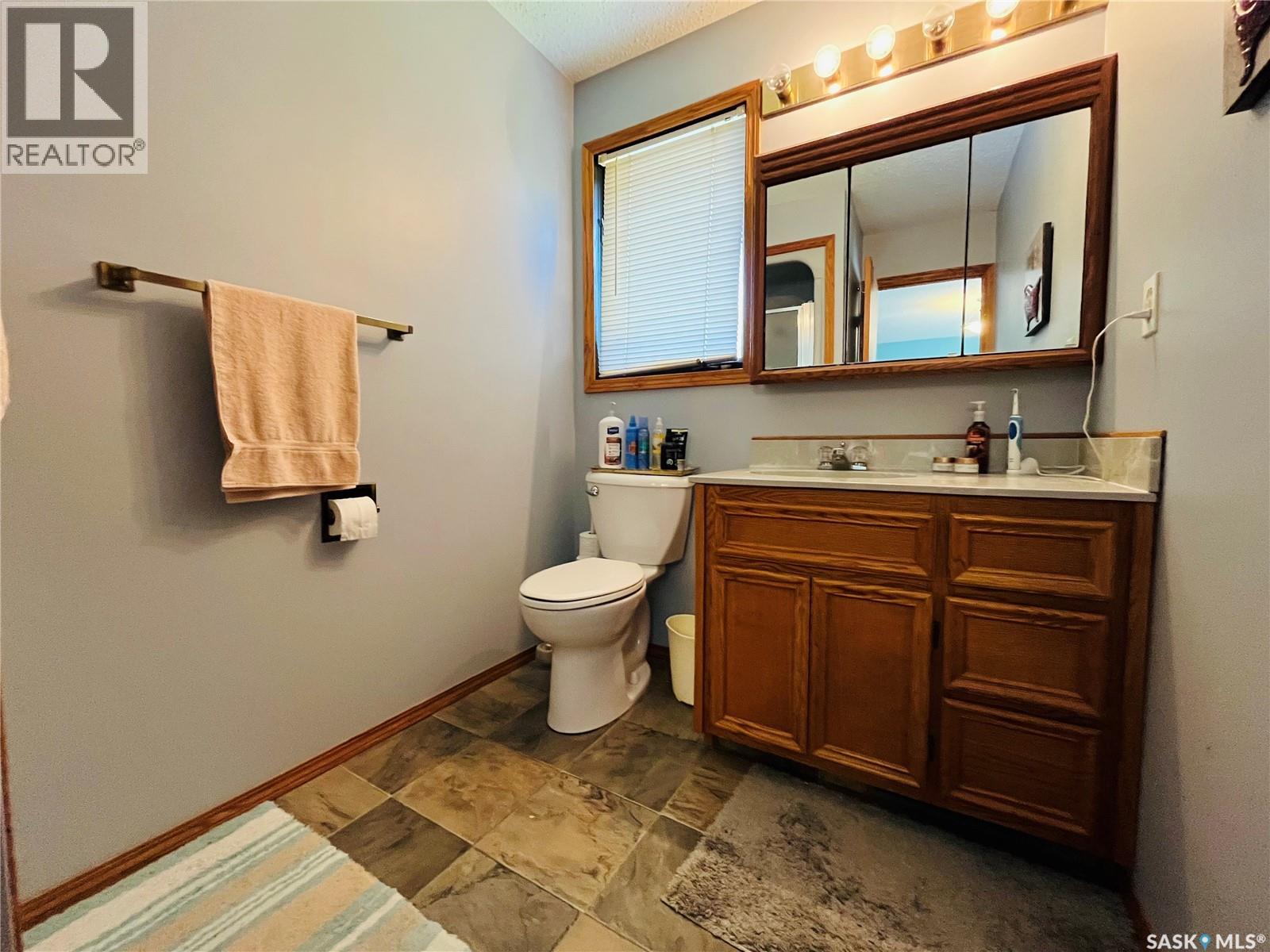 Photo 17 of 330 Cowie Crescent, Swift Current SK