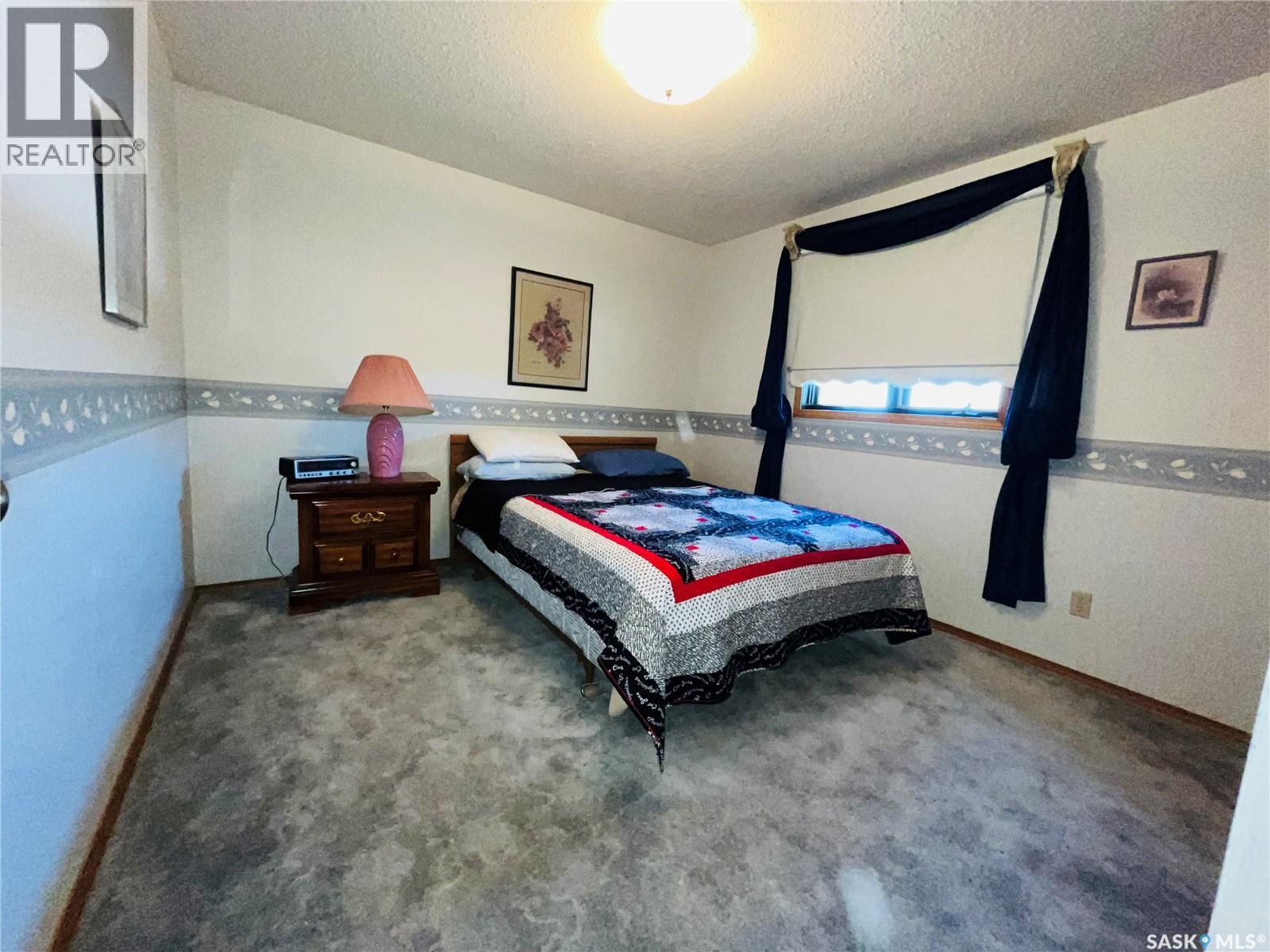 Photo 18 of 330 Cowie Crescent, Swift Current SK