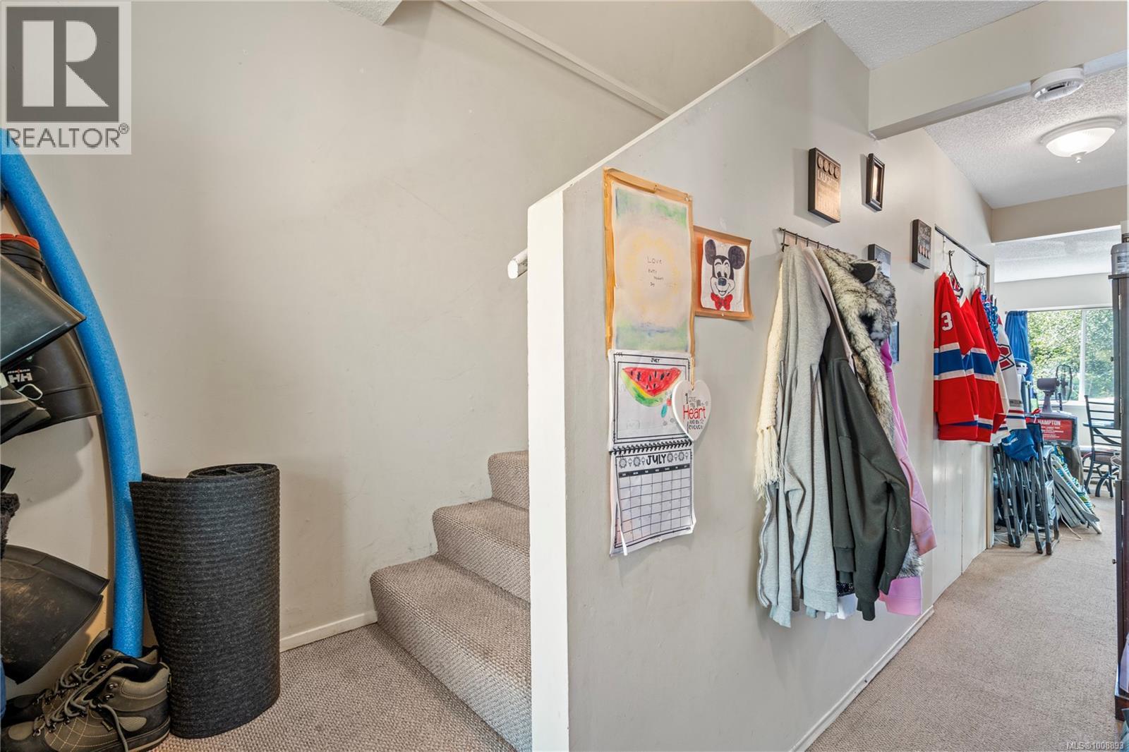 Photo 28 of A 1060 St George Cres, Nanaimo BC