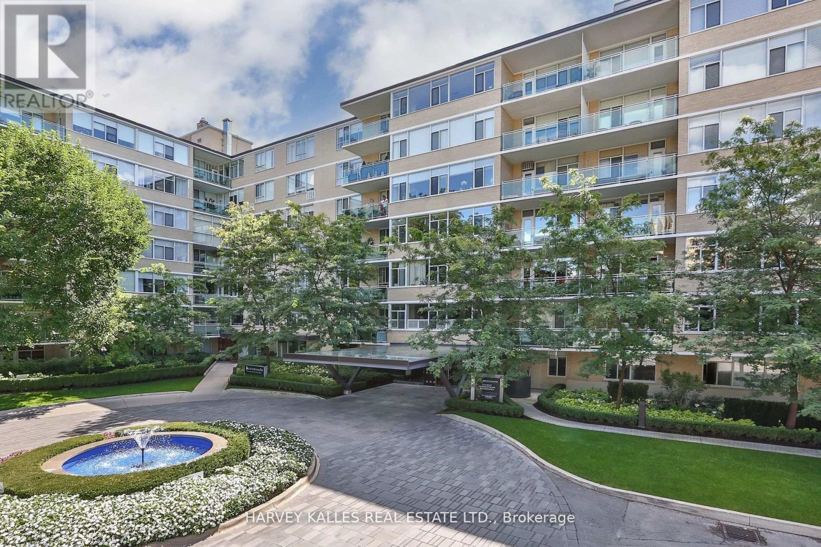 Photo 16 of 306 1 Benvenuto Place, Toronto ON