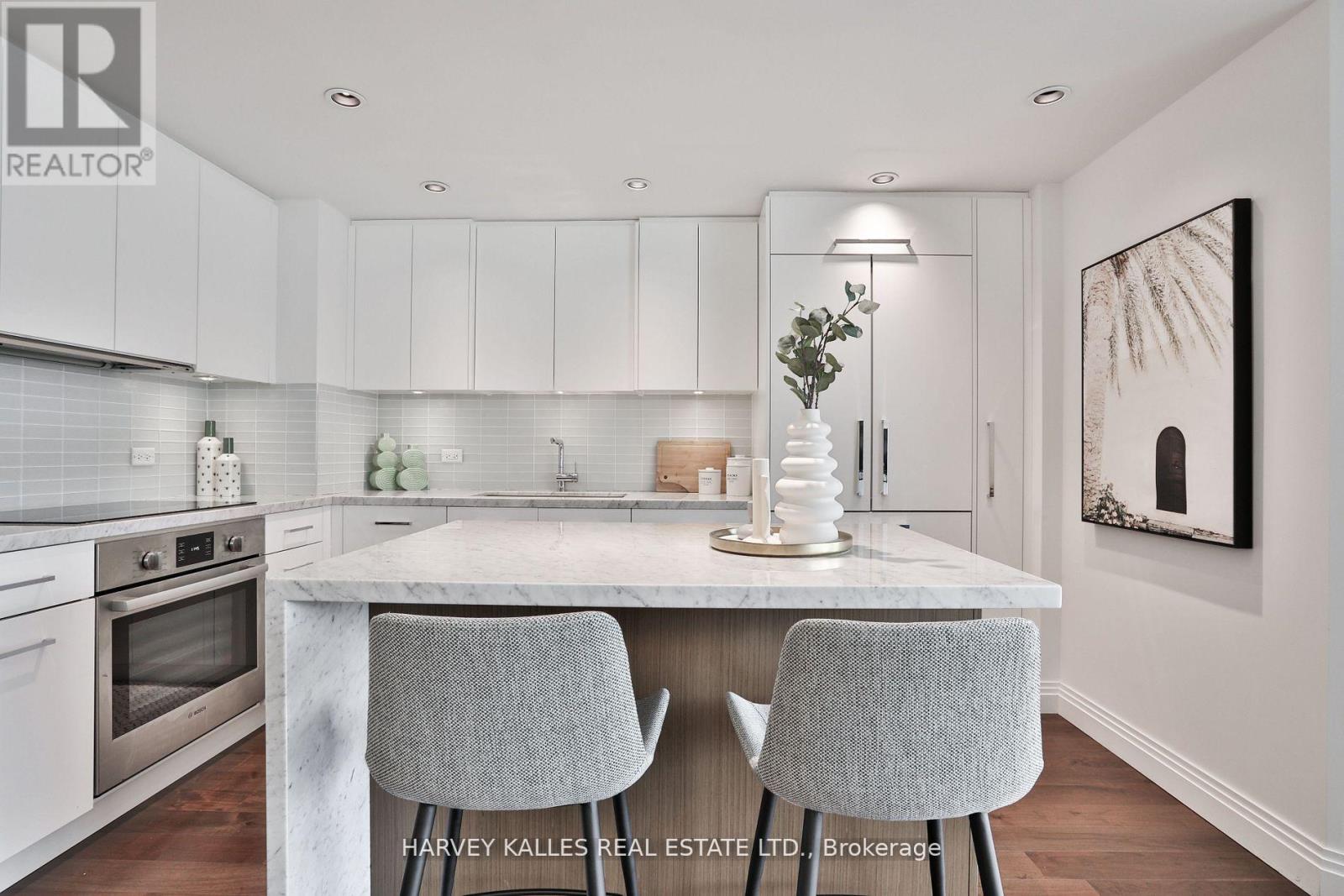 Photo 24 of 306 1 Benvenuto Place, Toronto ON