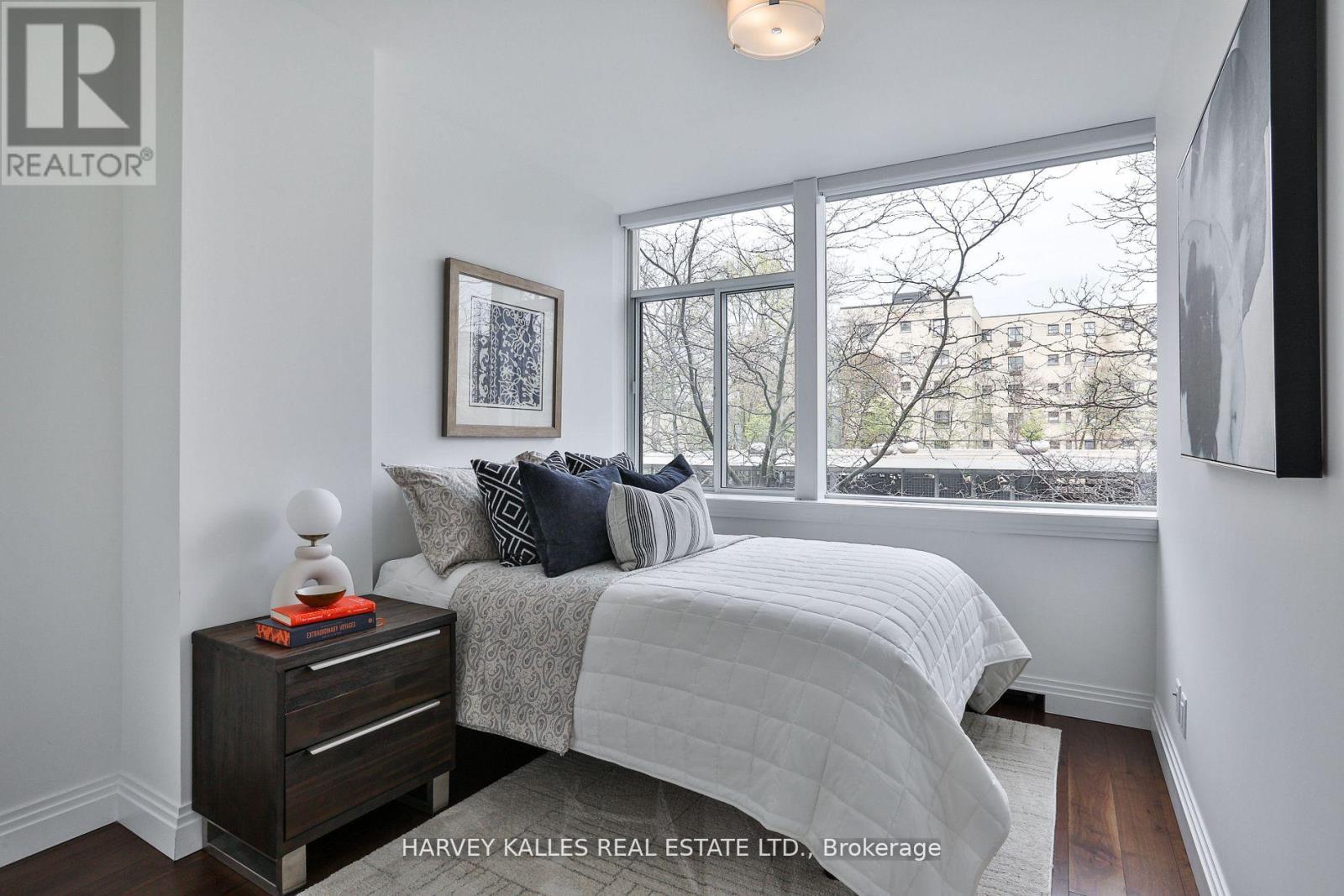 Photo 27 of 306 1 Benvenuto Place, Toronto ON