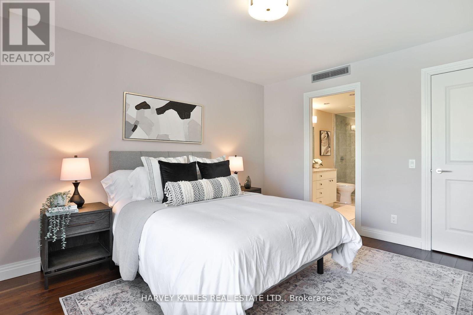 Photo 43 of 306 1 Benvenuto Place, Toronto ON